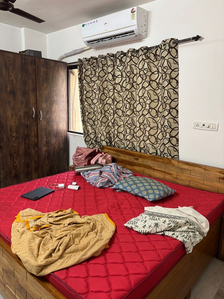 Bedroom, hiranandani-gardens-silver-oak 2 Bedroom 960 Sq.Ft. Apartment In Powai Mumbai 8662181