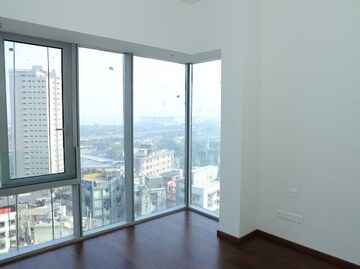 Room in 2 BHK Apartment at Piramal Aranya, Byculla – for Sale