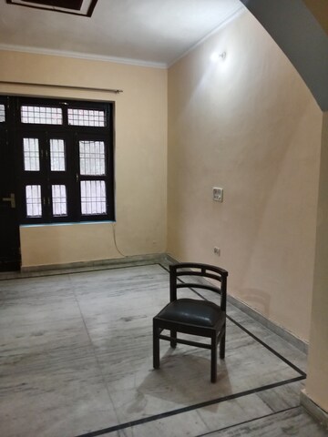 Room in 2.5 BHK Independent House at Sector 18 – for Rent