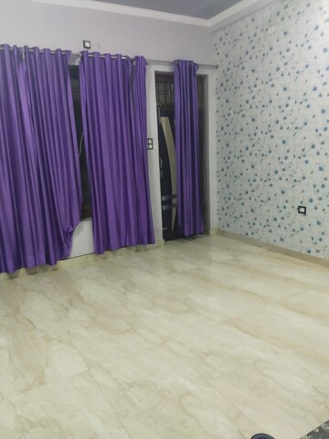 Room in 3 BHK Independent House at Gomti Nagar – for Rent