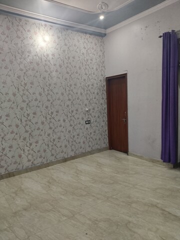 Room in 3 BHK Independent House at Gomti Nagar – for Rent