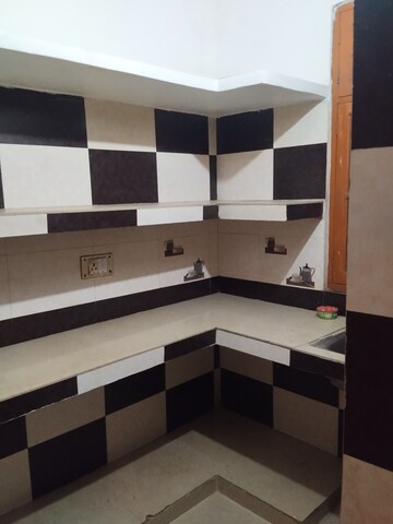 Kitchen in 1.5 BHK Independent House at Gomti Nagar – for Rent