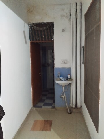 Building Lobby in 1.5 BHK Independent House at Gomti Nagar – for Rent