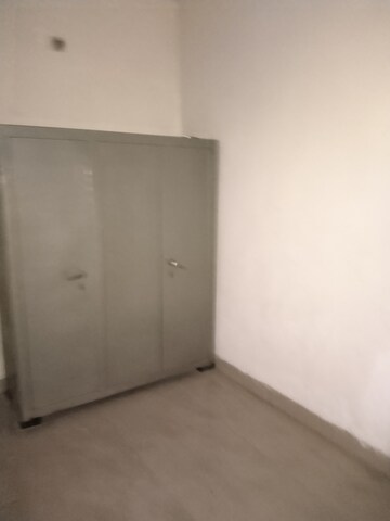 Room in 1 RK Independent House at Sector 55 – for Rent