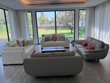 Bedroom in 4 BHK Villa at Prestige Golfshire, Nandi Hills – for Rent