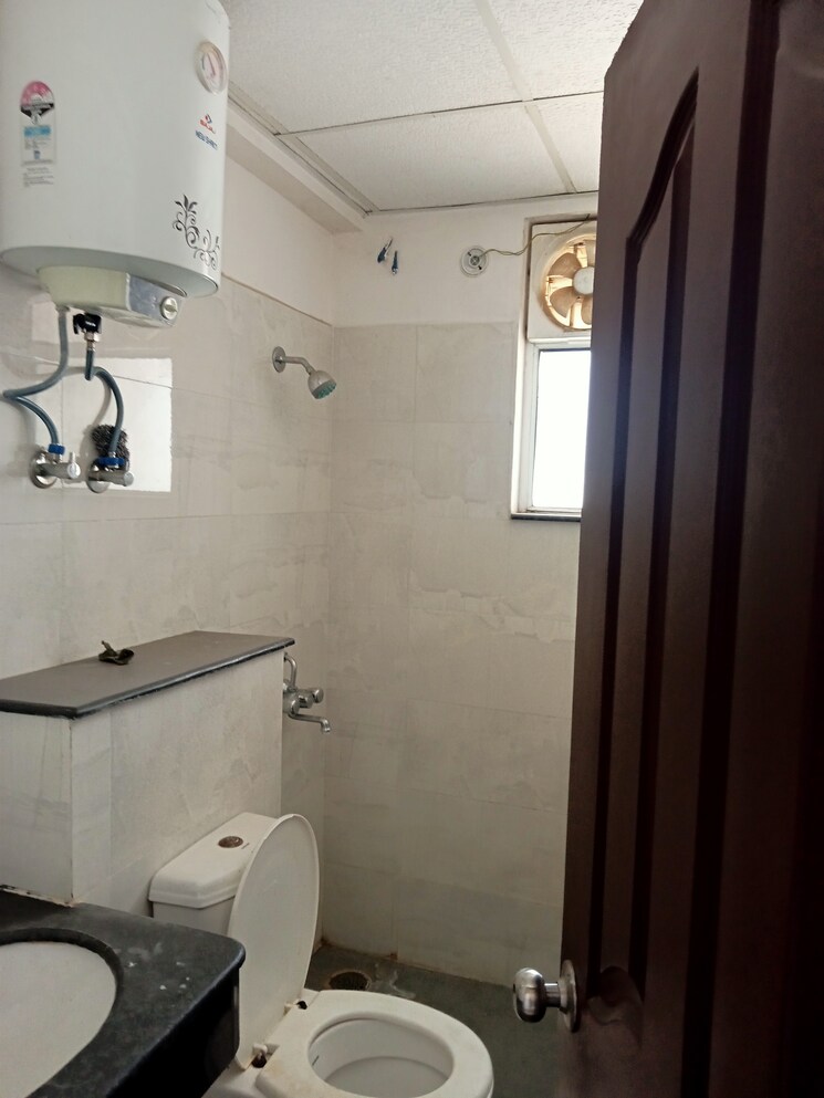 Bathroom, bbd-green-city 2 Bedroom 1000 Sq.Ft. Apartment In Gomti Nagar Lucknow 8662478