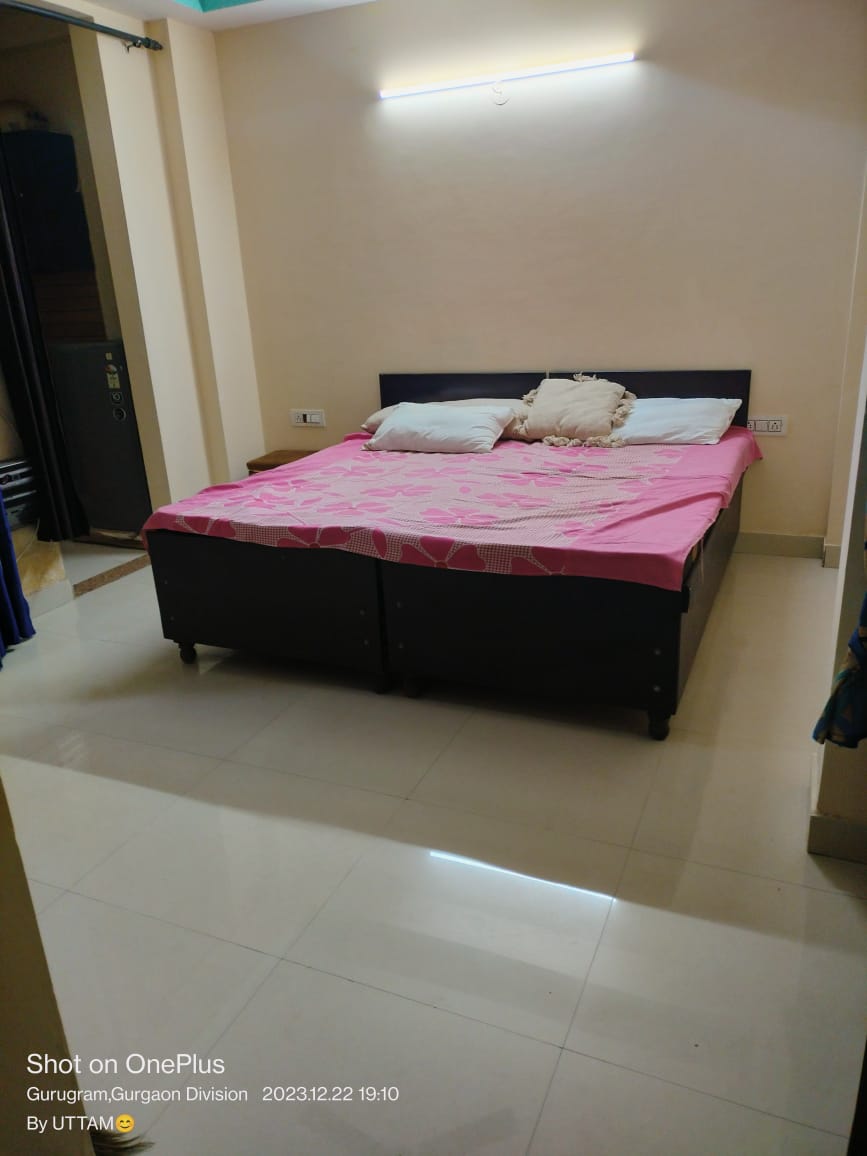 1 Rk+ Servant Room Builder Floor For Rent in RWA Residential Society