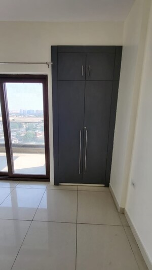 Building Lobby in 3.5 BHK Apartment at Omaxe Waterscapes, Gomti Nagar – for Sale