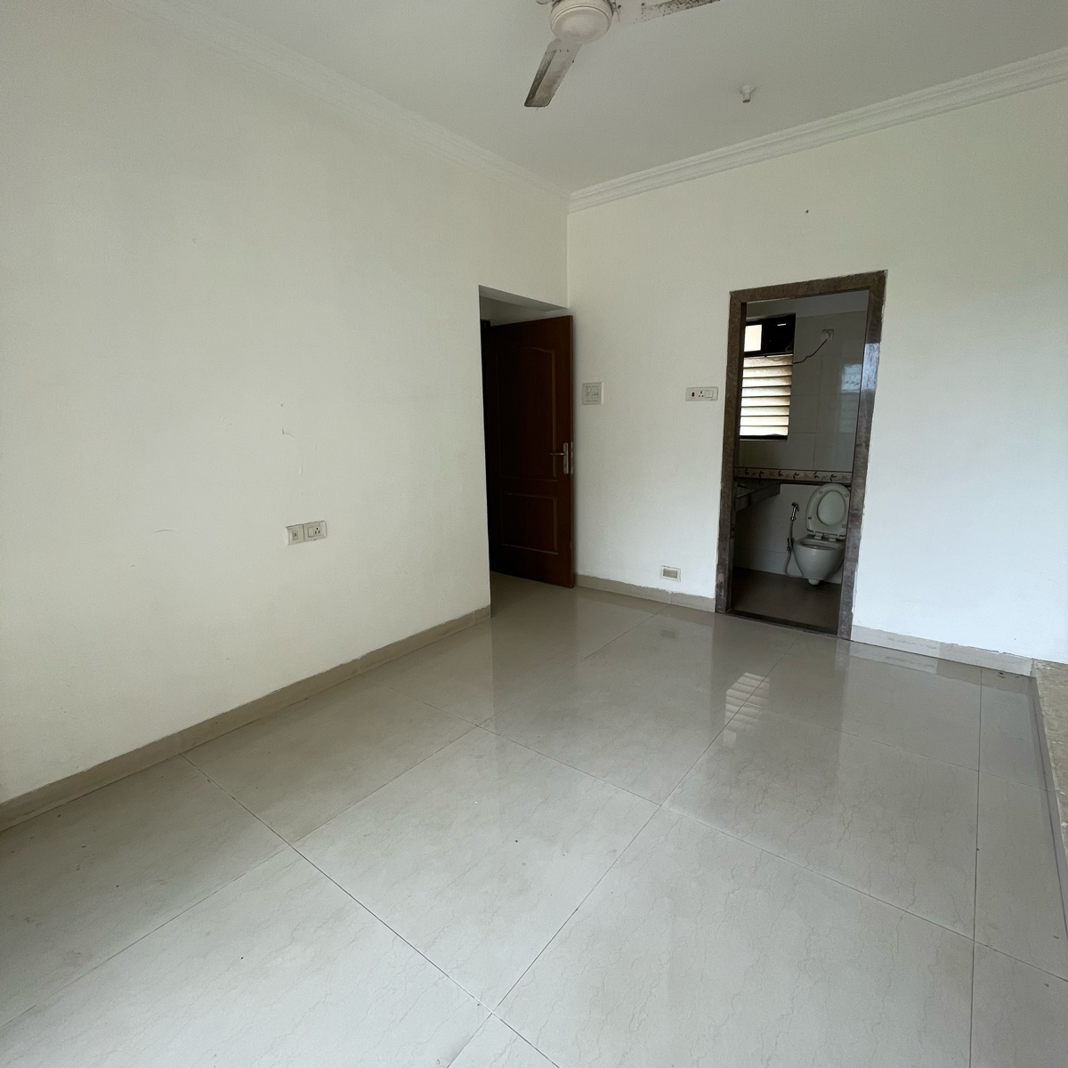 2 BHK Apartment For Rent in K Raheja Heights