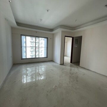 Room in 2 BHK Apartment at Malad East – for Rent
