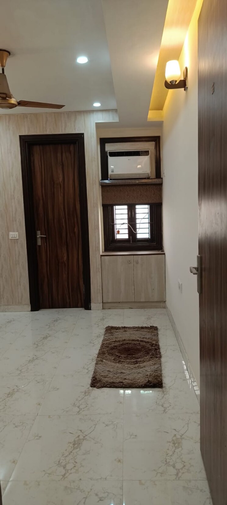 Room, uttam nagar west 3 Bedroom 950 Sq.Ft. Builder Floor In Uttam Nagar West Delhi 8662620