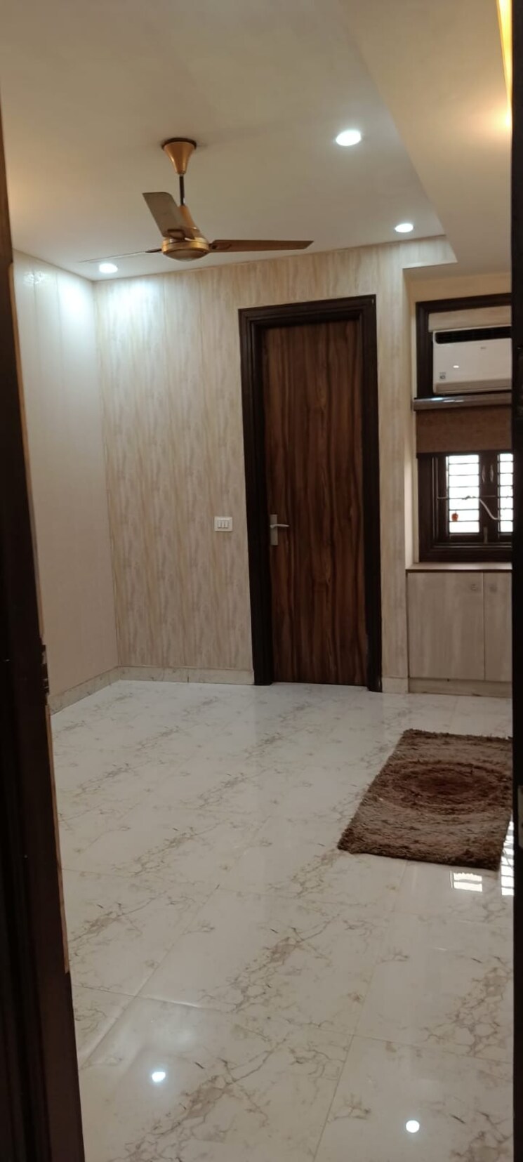 Room, uttam nagar west 3 Bedroom 950 Sq.Ft. Builder Floor In Uttam Nagar West Delhi 8662620