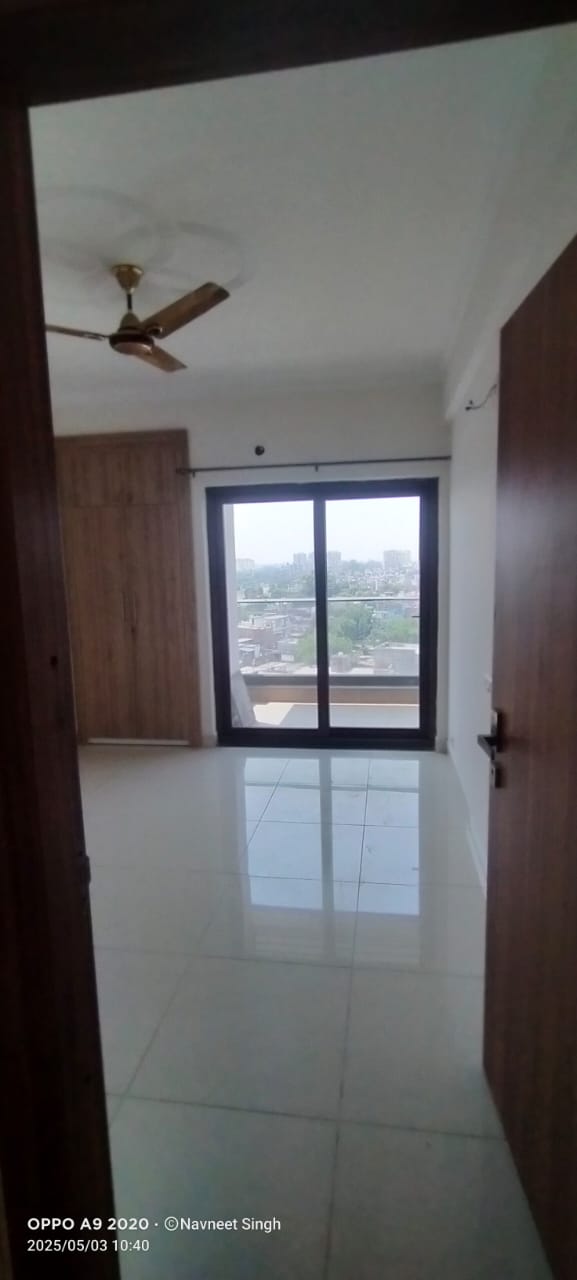 3.5 BHK + Servant Room Apartment For Rent in Azeagaia Botanica