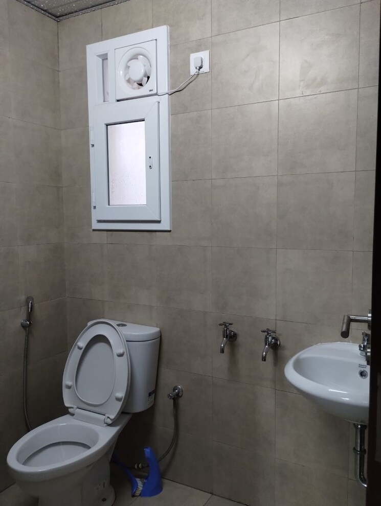 Bathroom, l-t-raintree-boulevard 3 Bedroom 1935 Sq.Ft. Apartment In Hebbal Bangalore 8662732