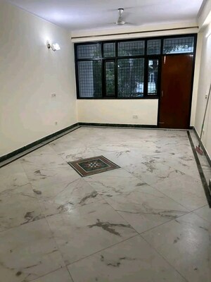 Room in 5 BHK Apartment at Experion Windchants, Sector 112 – for Sale