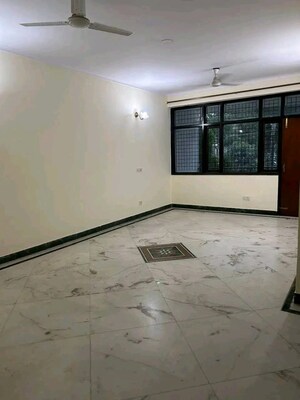 Room in 5 BHK Apartment at Experion Windchants, Sector 112 – for Sale