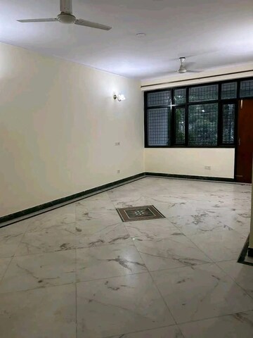 Room in 5 BHK Apartment at Experion Windchants, Sector 112 – for Sale