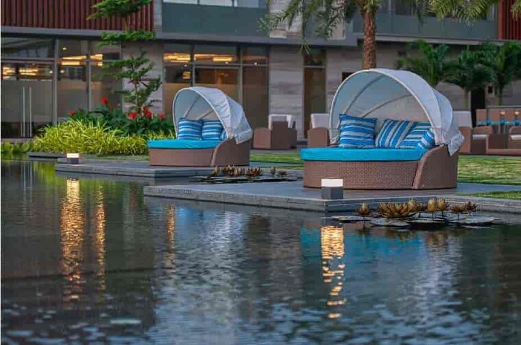 Swimming Pool, sheth-auris-serenity-tower-1 2 Bedroom 799 Sq.Ft. Apartment In Malad West Mumbai 8662725