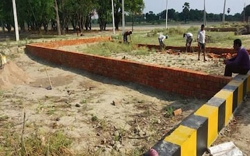 Plot For Sale in Sector 20