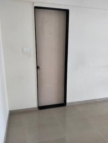 Room in 3 BHK Apartment at Rohan Silver Gardenia, Ravet – for Rent