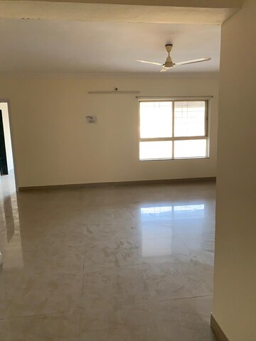 Room in 3 BHK Apartment at Kumar Sansar, Kondhwa – for Sale