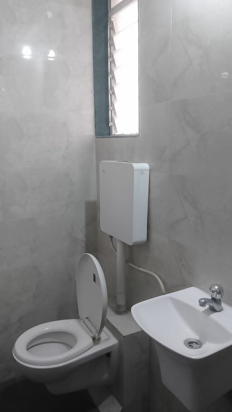 Bathroom, runwal-eirene 3 Bedroom 900 Sq.Ft. Apartment In Balkum Pada Thane 8662826