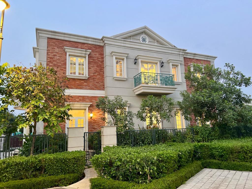3 BHK + Pooja Room,Servant Room,Study Room 200 Sq.Yd. Villa in Lodha Villa Royale