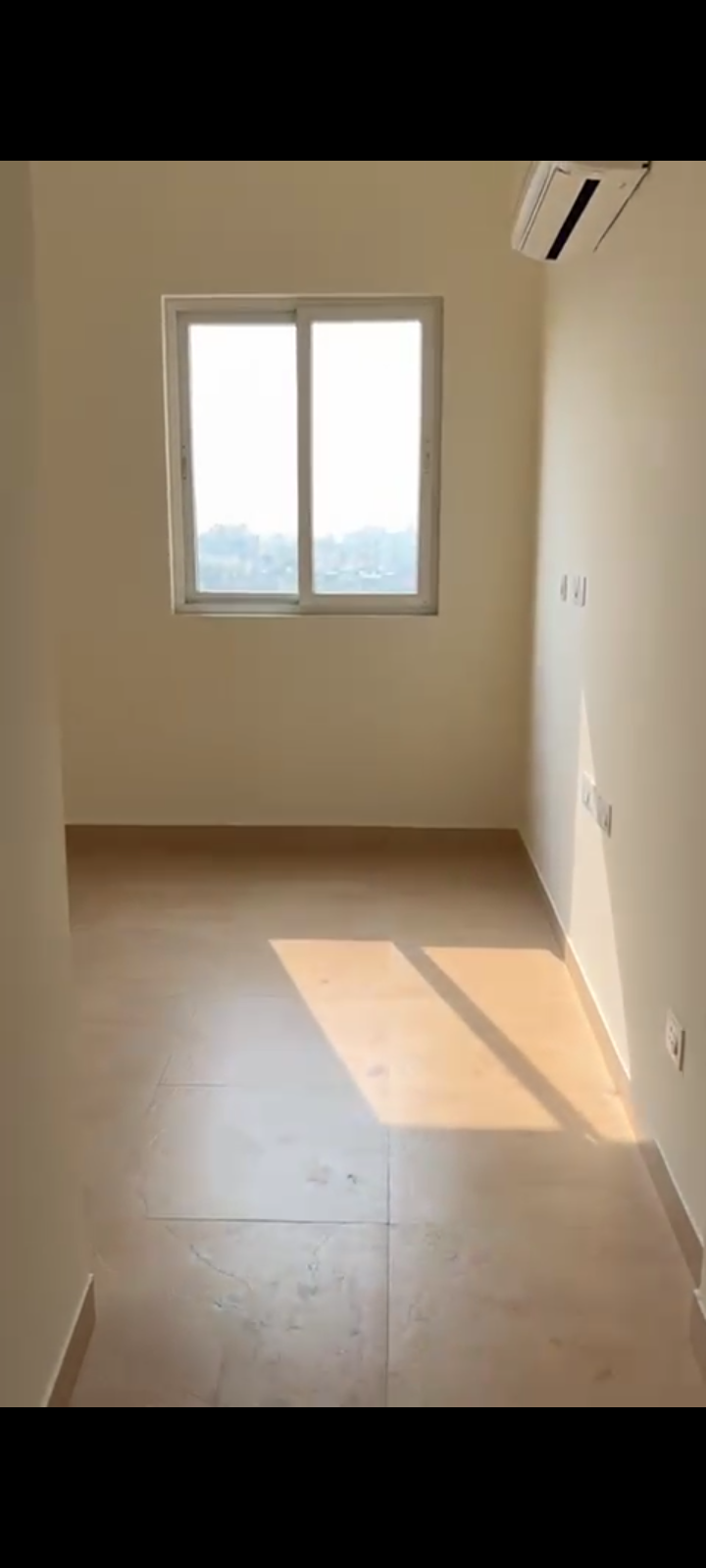 4 BHK + Servant Room Apartment For Sale in Wave Amore