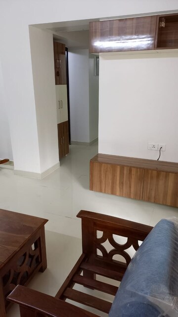 Living Room in 2 BHK Apartment at Kalpataru Paramount, Kapur Bawdi – for Rent