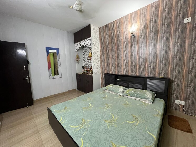 Bedroom, hong-kong-bazaar 3 Bedroom 263 Sq.Yd. Builder Floor In Sector 57 Gurgaon 8662956