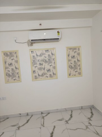 Room in 1 BHK Apartment at Viridian Plaza 106 Phase 2, Sector 106 – for Rent