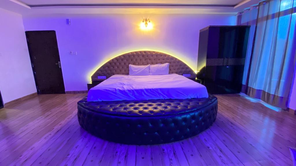 3 BHK + Extra Room Apartment For Sale in Tata Serein