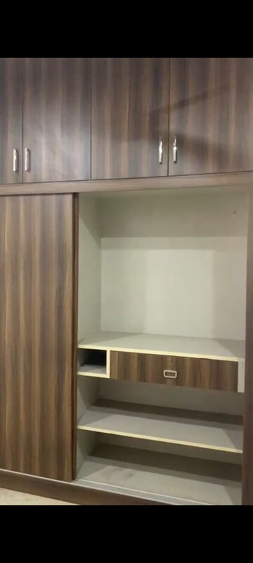 Room in 2.5 BHK Builder Floor at Tilak Nagar – for Rent