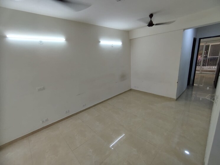 Room, signature-global-park-4-and-5 3 Bedroom 1081 Sq.Ft. Builder Floor In Sohna Sector 36 Gurgaon 8663023