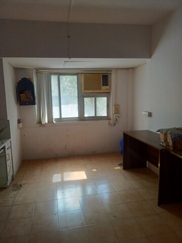  Office Space For Rent in Paradise Tower Naupada, Naupada
