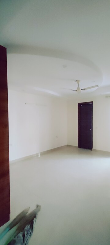 3 BHK Builder Floor For Rent in Sector 37