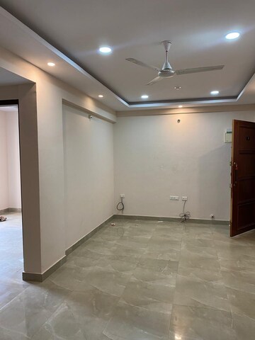 Room in 2 BHK Builder Floor at Ombr Layout – for Rent