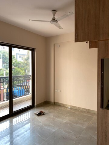 Room in 2 BHK Builder Floor at Ombr Layout – for Rent