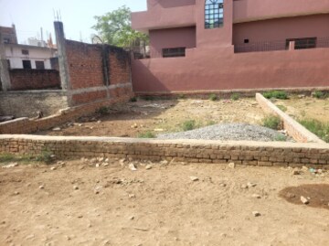  Plot For Sale in Sector 63