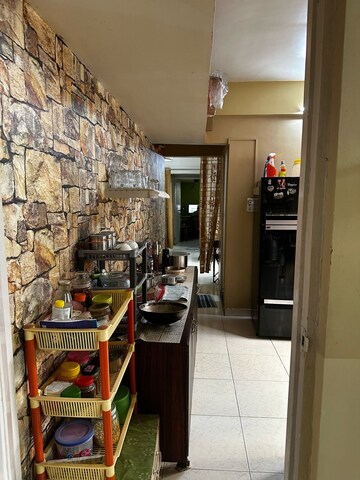 Room in 2 BHK Apartment at Aditya Towers Lulla Nagar, Lulla Nagar – for Sale