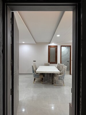 Building Lobby in 4 BHK Builder Floor at Sector 85 – for Sale