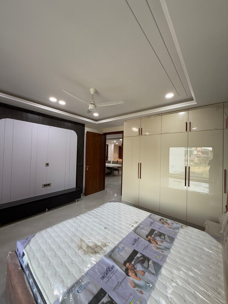 Bedroom, sector 85 4 Bedroom 350 Sq.Yd. Builder Floor In Sector 85 Faridabad 8663290