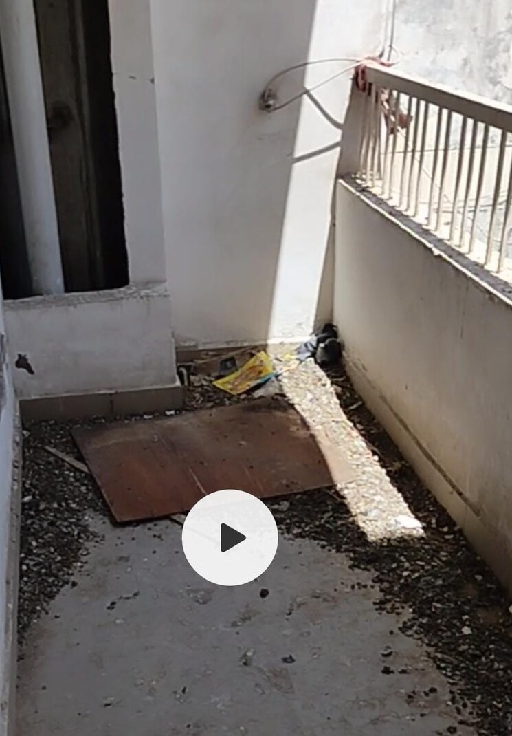 Balcony, motiaz-guildford-square 1 RK 990 Sq.Ft. Apartment In International Airport Road Zirakpur 8651927