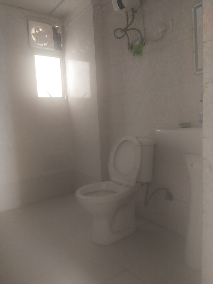 Bathroom, panchsheel-greens 3 Bedroom 1590 Sq.Ft. Apartment In Sector 16 Greater Noida Greater Noida 8663285