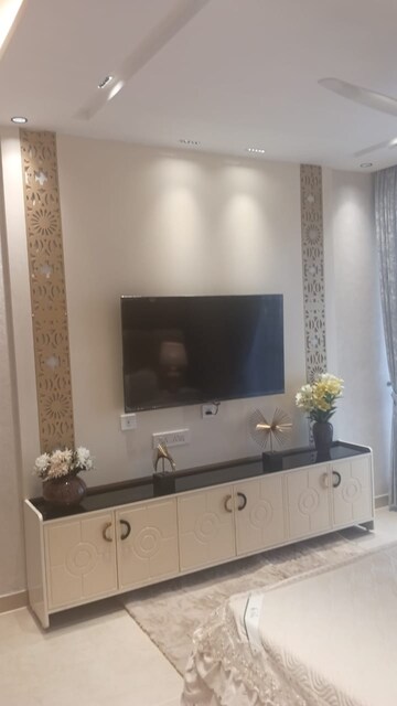 Room in 4 BHK Apartment at Maya Green Lotus Utsav, International Airport Road – for Sale