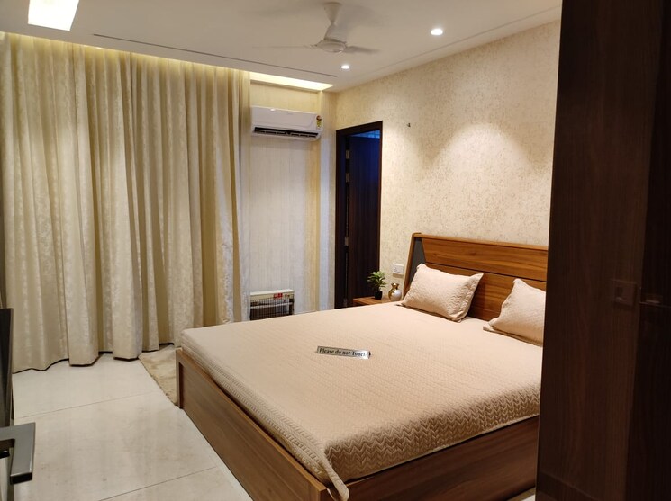 Bedroom, maya-green-lotus-utsav 4 Bedroom 2800 Sq.Ft. Apartment In International Airport Road Zirakpur 8663280