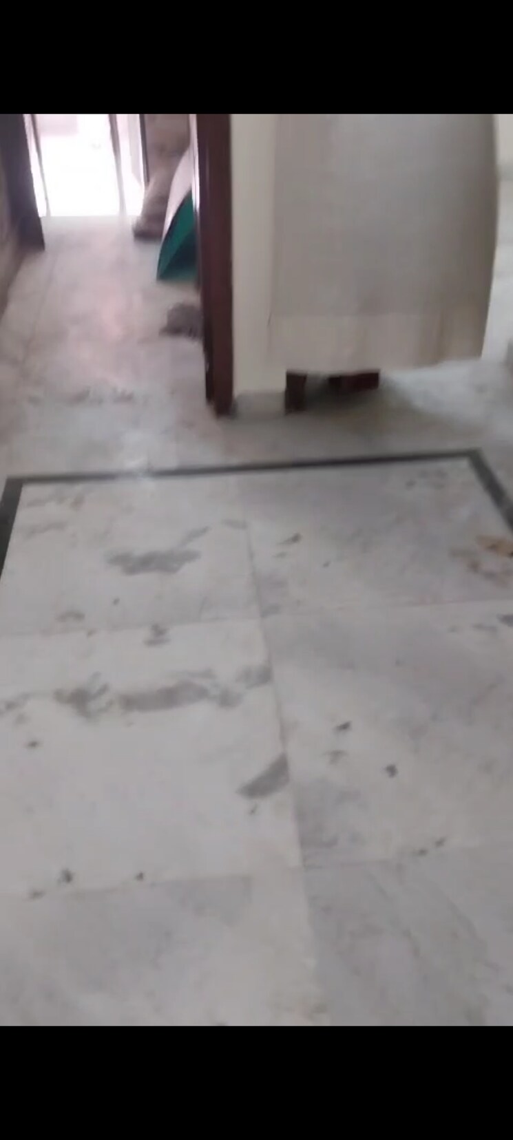 Room, lajpat nagar 2 Bedroom 900 Sq.Ft. Independent House In Lajpat Nagar Delhi 8663334