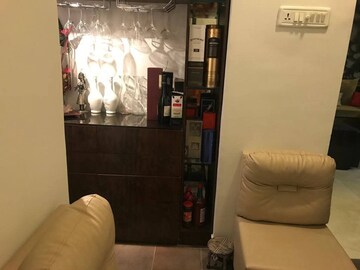 Bedroom in 3 BHK Apartment at Andheri West – for Rent
