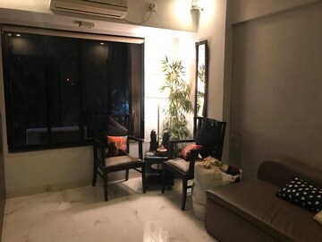 Living Room in 3 BHK Apartment at Andheri West – for Rent