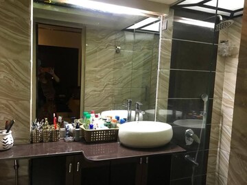Attached Bathroom in 3 BHK Apartment at Andheri West – for Rent